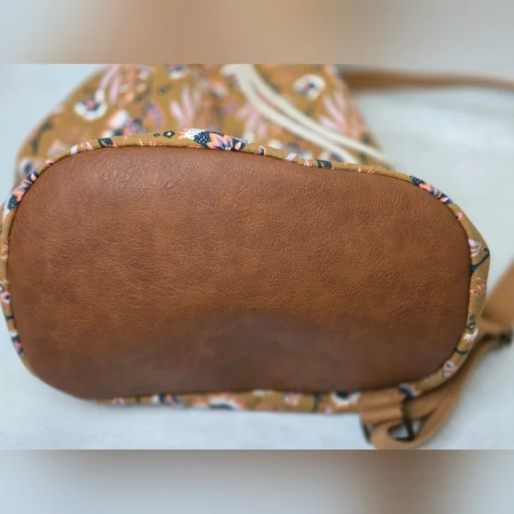 Universal Thread Canvas Floral print drawstring bucket style bag backpack - Picture 6 of 11